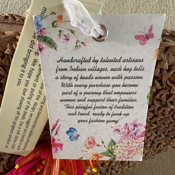 Handcrafted in India shoulder bag with flowers - Picture 6 of 6